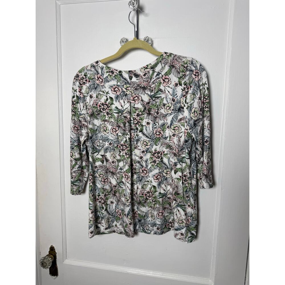 J. Jill Wearever Spring Tropical Floral Lightweight 3/4 Sleeve V-neck Top Medium - Picture 9 of 9